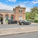 Cosy 1 Bedroom Apartment London Camberwell Denmark With Great Transport Links