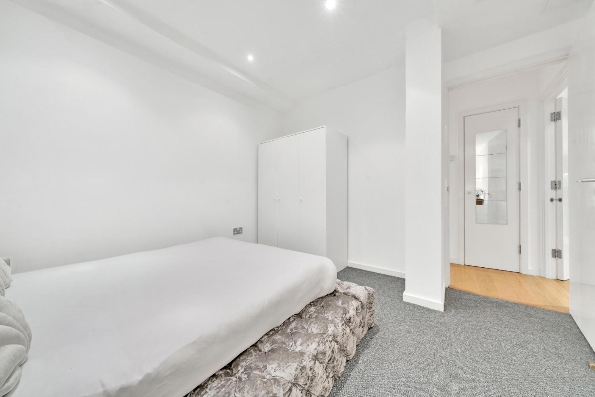 Cosy 1 Bedroom Camberwell Denmark With Great Transport Links *