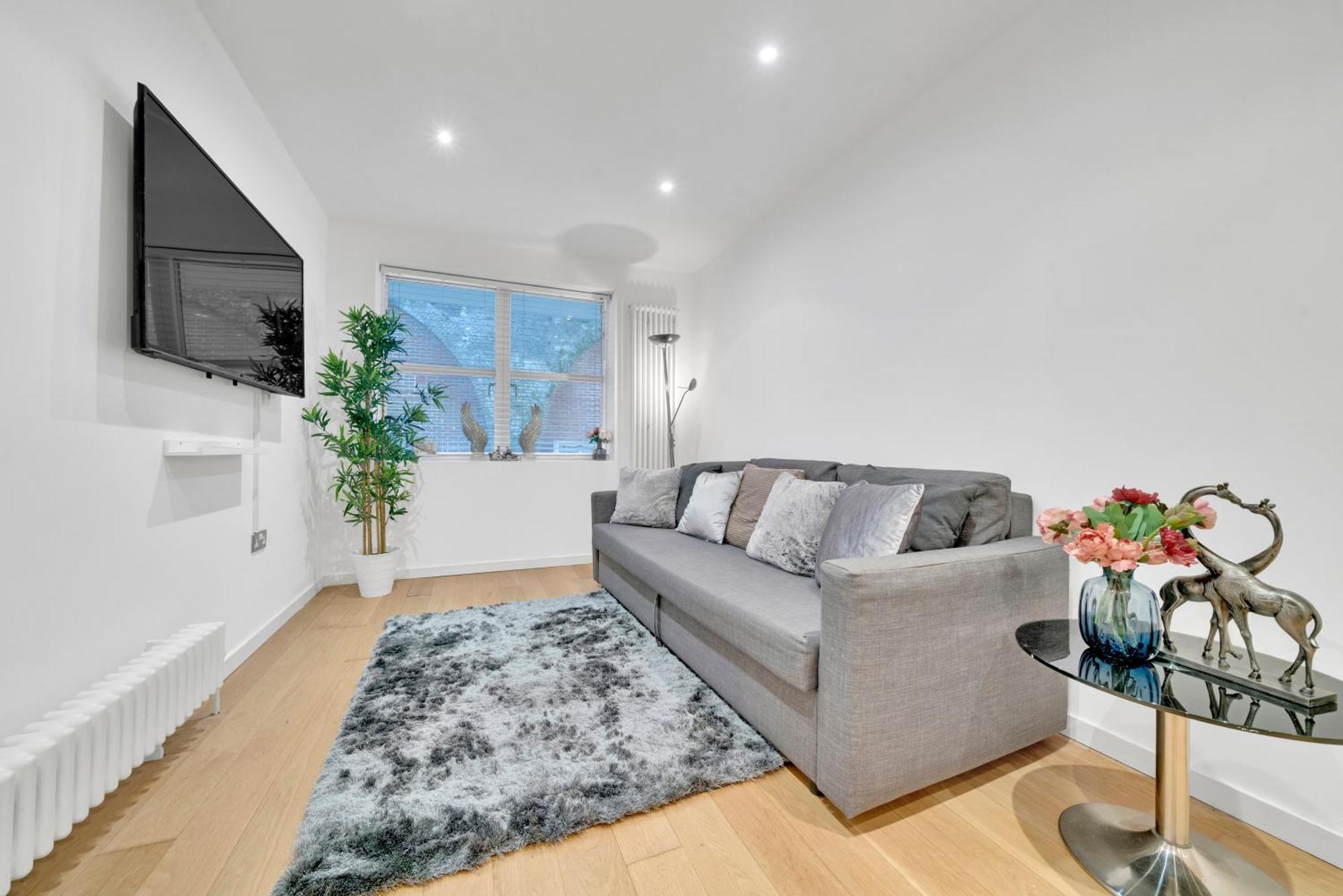 Cosy 1 Bedroom Camberwell Denmark With Great Transport Links