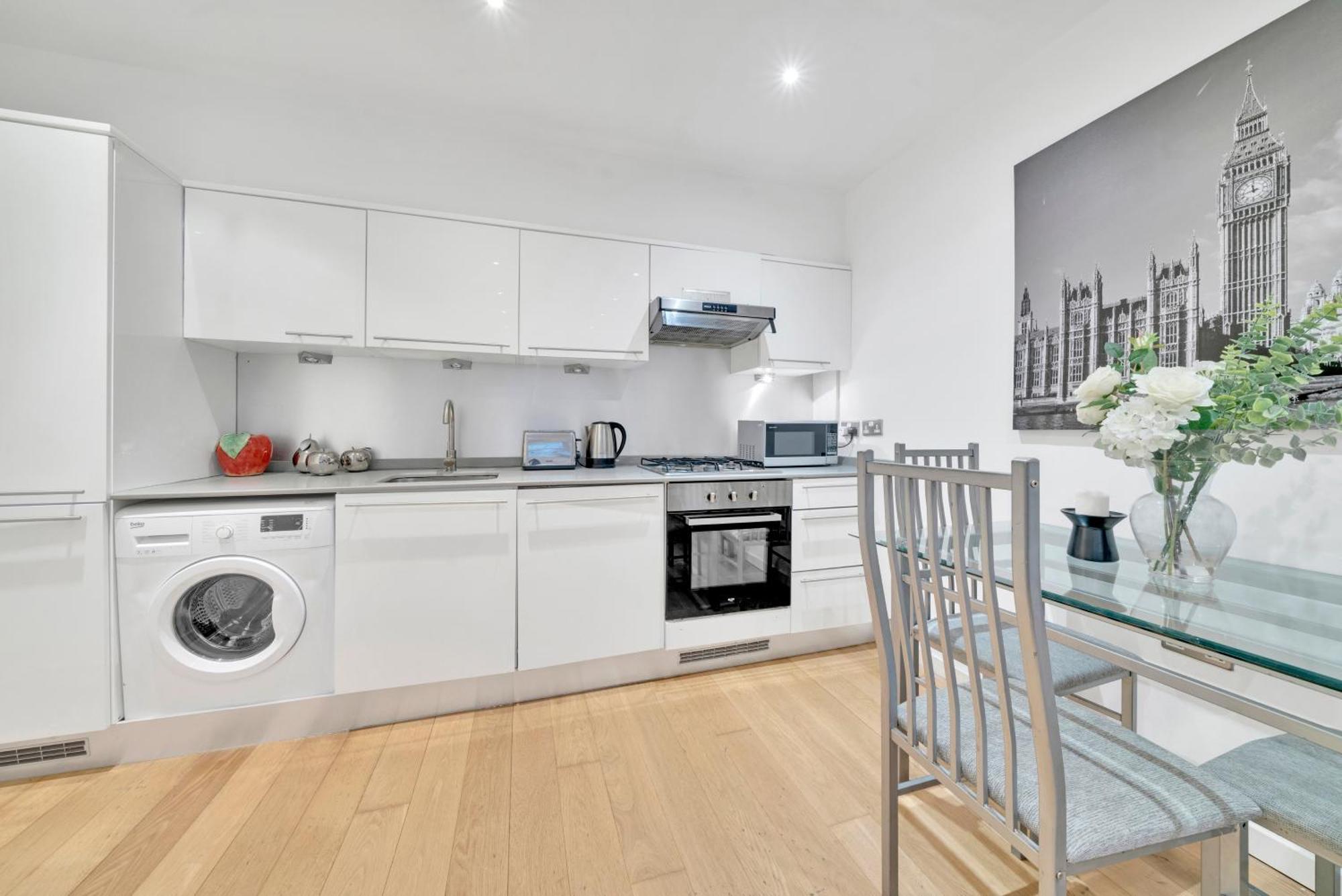 Cosy 1 Bedroom Camberwell Denmark With Great Transport Links *